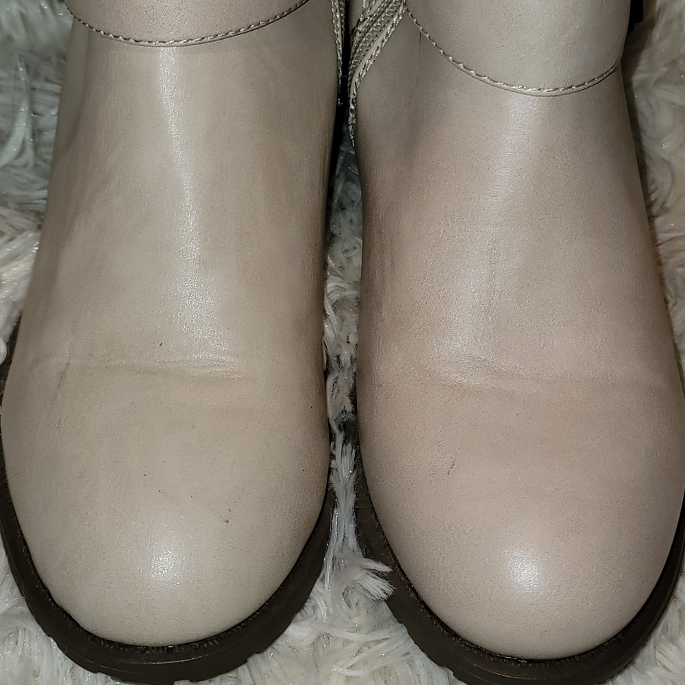 Shoedazzle "Stormie" Boots - U.S. Size 6 - Lt. Tan - Lace up Backs - Side Zipper - Picture 11 of 12